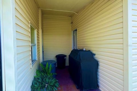 Apartment in Zephyrhills, Florida 2 bedrooms, 97.36 sq.m. № 2215996 - photo 5