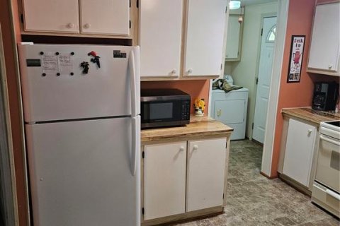 Apartment in Zephyrhills, Florida 2 bedrooms, 97.36 sq.m. № 2215996 - photo 20