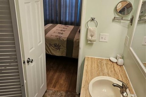 Apartment in Zephyrhills, Florida 2 bedrooms, 97.36 sq.m. № 2215996 - photo 15