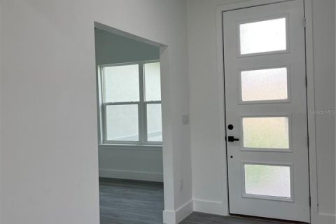 Casa en venta en Palm Bay, Florida, 4 dormitorios, 171.5 m2 № 1903548 - foto 2