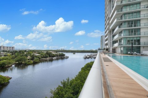Condominio en venta en Sunny Isles Beach, Florida, 3 dormitorios, 141.58 m2 № 2076237 - foto 11