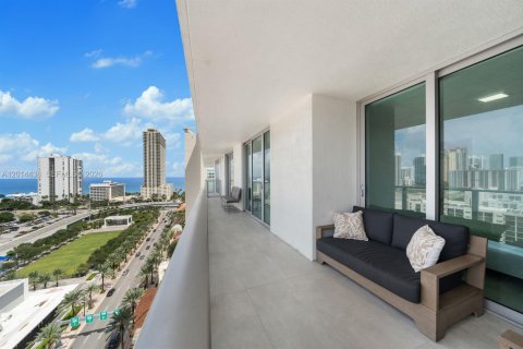 Condominio en venta en Sunny Isles Beach, Florida, 3 dormitorios, 141.58 m2 № 2076237 - foto 28