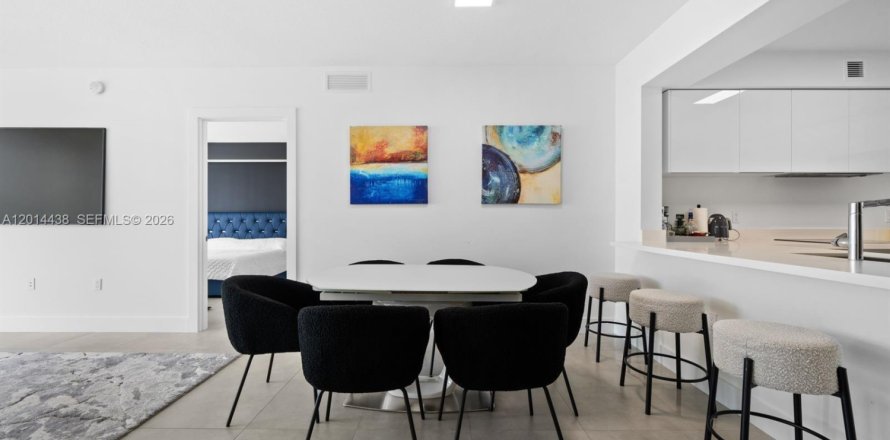 Condominio en Sunny Isles Beach, Florida, 3 dormitorios № 2076237