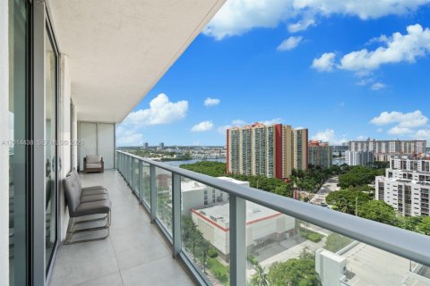 Condominio en venta en Sunny Isles Beach, Florida, 3 dormitorios, 141.58 m2 № 2076237 - foto 27