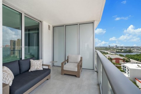Condominio en venta en Sunny Isles Beach, Florida, 3 dormitorios, 141.58 m2 № 2076237 - foto 25