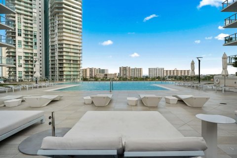 Condominio en venta en Sunny Isles Beach, Florida, 3 dormitorios, 141.58 m2 № 2076237 - foto 23