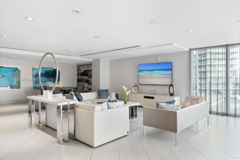 Condominio en venta en Sunny Isles Beach, Florida, 3 dormitorios, 141.58 m2 № 2076237 - foto 16