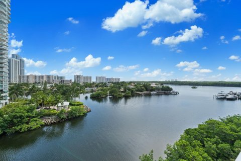 Condominio en venta en Sunny Isles Beach, Florida, 3 dormitorios, 141.58 m2 № 2076237 - foto 9