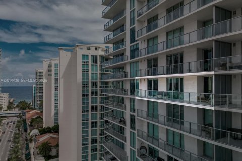 Condominio en venta en Sunny Isles Beach, Florida, 3 dormitorios, 141.58 m2 № 2076237 - foto 8