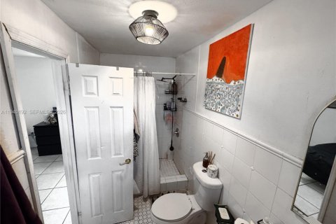 House in Miami, Florida 1 bedroom, 60.39 sq.m. № 1997147 - photo 5