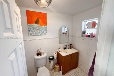 House in Miami, Florida 1 bedroom, 60.39 sq.m. № 1997147 - photo 4