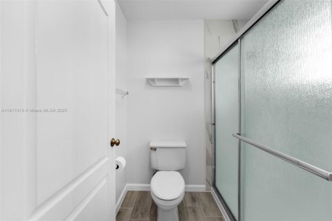 House in Homestead, Florida 3 bedrooms, 150.59 sq.m. № 1934194 - photo 17