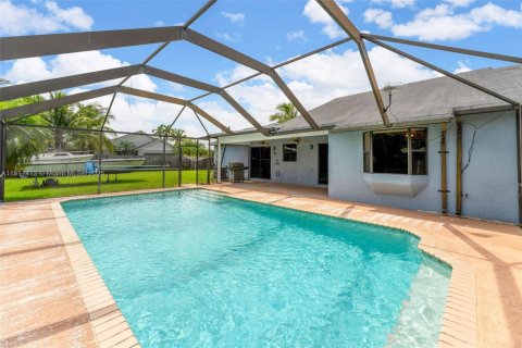 House in Homestead, Florida 3 bedrooms, 150.59 sq.m. № 1934194 - photo 27