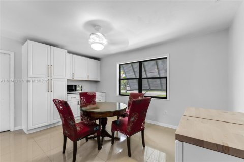 House in Homestead, Florida 3 bedrooms, 150.59 sq.m. № 1934194 - photo 7