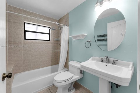 House in Homestead, Florida 3 bedrooms, 150.59 sq.m. № 1934194 - photo 11
