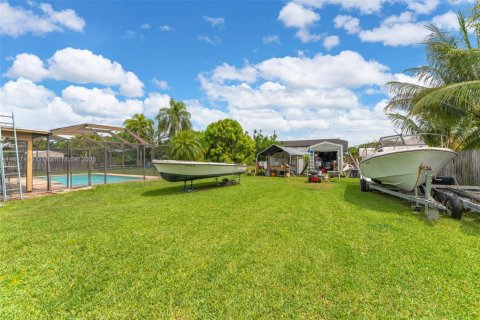 House in Homestead, Florida 3 bedrooms, 150.59 sq.m. № 1934194 - photo 18