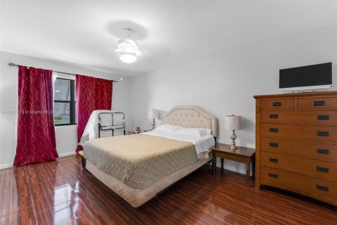 House in Homestead, Florida 3 bedrooms, 150.59 sq.m. № 1934194 - photo 13