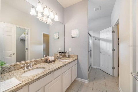 Casa en venta en Kissimmee, Florida, 5 dormitorios, 217.58 m2 № 2386234 - foto 25