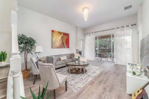 Casa en venta en Kissimmee, Florida, 5 dormitorios, 217.58 m2 № 2386234 - foto 10