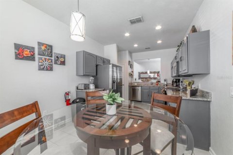 Casa en venta en Kissimmee, Florida, 5 dormitorios, 217.58 m2 № 2386234 - foto 15