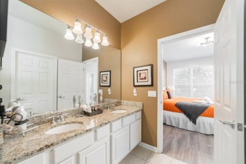 Casa en venta en Kissimmee, Florida, 5 dormitorios, 217.58 m2 № 2386234 - foto 20