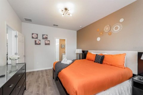 Casa en venta en Kissimmee, Florida, 5 dormitorios, 217.58 m2 № 2386234 - foto 17