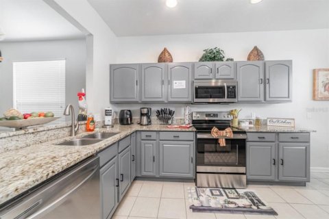 Casa en venta en Kissimmee, Florida, 5 dormitorios, 217.58 m2 № 2386234 - foto 13