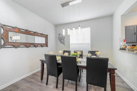 Casa en venta en Kissimmee, Florida, 5 dormitorios, 217.58 m2 № 2386234 - foto 8