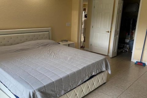 Casa en alquiler en Poinciana, Florida, 3 dormitorios, 189.71 m2 № 2167894 - foto 16