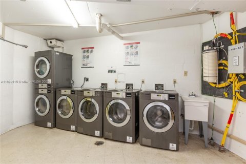 Condo in Sunny Isles Beach, Florida, 1 bedroom № 1943184 - photo 28