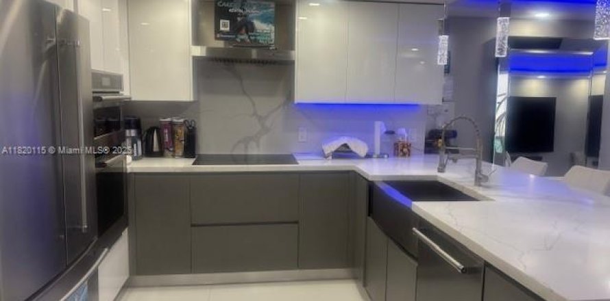 Condo in Sunny Isles Beach, Florida, 1 bedroom № 1943184