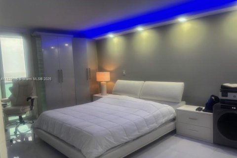 Condo in Sunny Isles Beach, Florida, 1 bedroom № 1943184 - photo 6