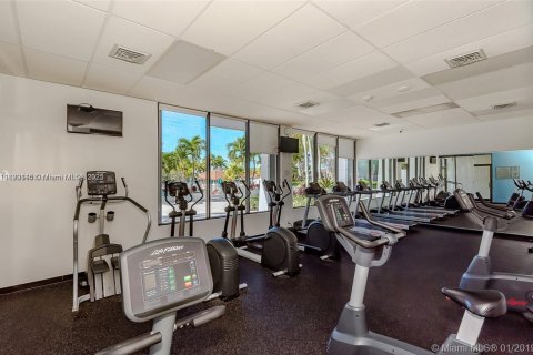 Condo in Sunny Isles Beach, Florida, 1 bedroom № 1943184 - photo 27