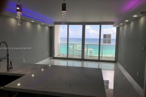 Condo in Sunny Isles Beach, Florida, 1 bedroom № 1943184 - photo 4