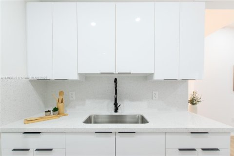 Casa en venta en West Park, Florida, 3 dormitorios № 1947709 - foto 7