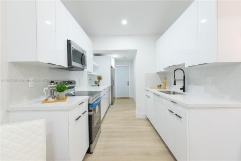 Casa en venta en West Park, Florida, 3 dormitorios № 1947709 - foto 5