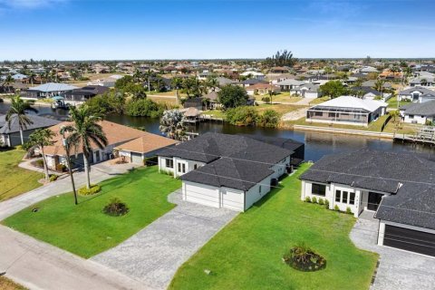 Casa en venta en Cape Coral, Florida, 3 dormitorios, 195.09 m2 № 1680690 - foto 6