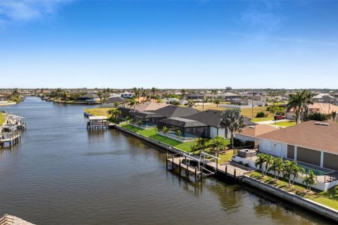Casa en venta en Cape Coral, Florida, 3 dormitorios, 195.09 m2 № 1680690 - foto 8