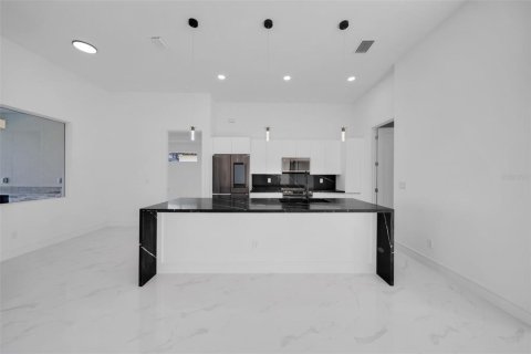 Casa en venta en Cape Coral, Florida, 3 dormitorios, 195.09 m2 № 1680690 - foto 19