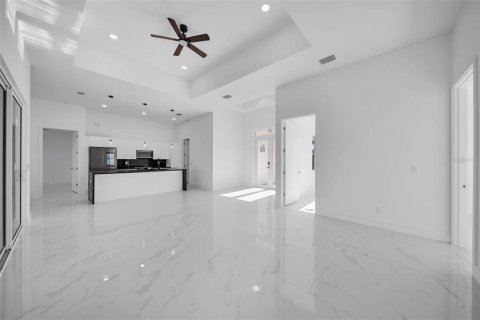 Casa en venta en Cape Coral, Florida, 3 dormitorios, 195.09 m2 № 1680690 - foto 21