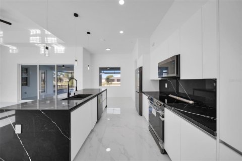 Casa en venta en Cape Coral, Florida, 3 dormitorios, 195.09 m2 № 1680690 - foto 23