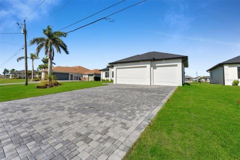 Casa en venta en Cape Coral, Florida, 3 dormitorios, 195.09 m2 № 1680690 - foto 18