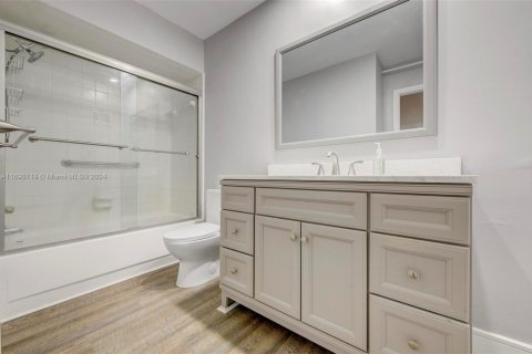 Condo in Oakland Park, Florida, 2 bedrooms  № 1713300 - photo 18
