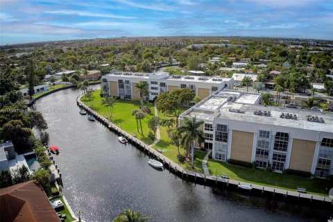 Condo in Oakland Park, Florida, 2 bedrooms  № 1713300 - photo 25
