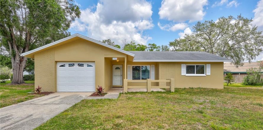 House in Palm Harbor, Florida 2 bedrooms, 112.5 sq.m. № 1659209