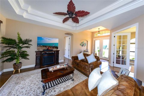 House in Punta Gorda, Florida 4 bedrooms, 199.83 sq.m. № 1590188 - photo 3