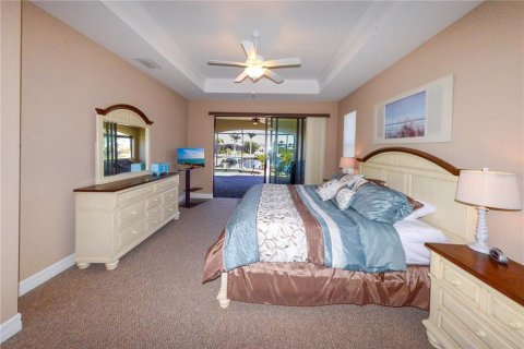 House in Punta Gorda, Florida 4 bedrooms, 199.83 sq.m. № 1590188 - photo 14