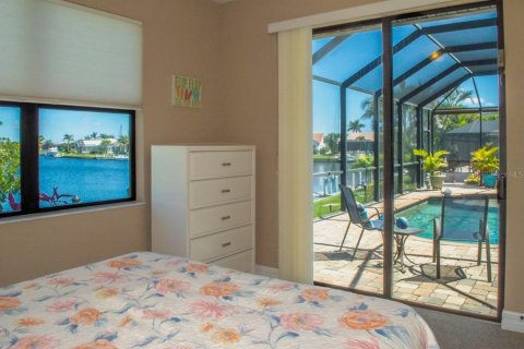 House in Punta Gorda, Florida 4 bedrooms, 199.83 sq.m. № 1590188 - photo 23