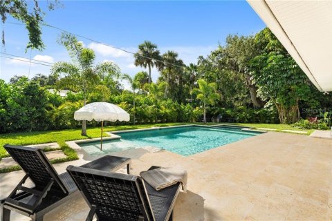 House in Vero Beach, Florida 4 bedrooms, 312.52 sq.m. № 1880845 - photo 5