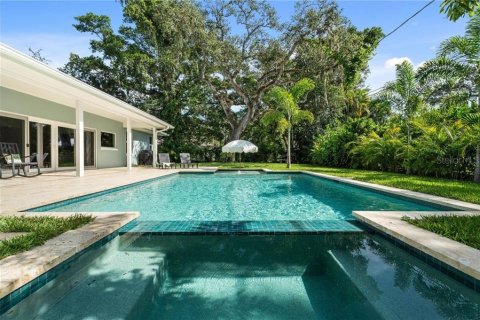 House in Vero Beach, Florida 4 bedrooms, 312.52 sq.m. № 1880845 - photo 2